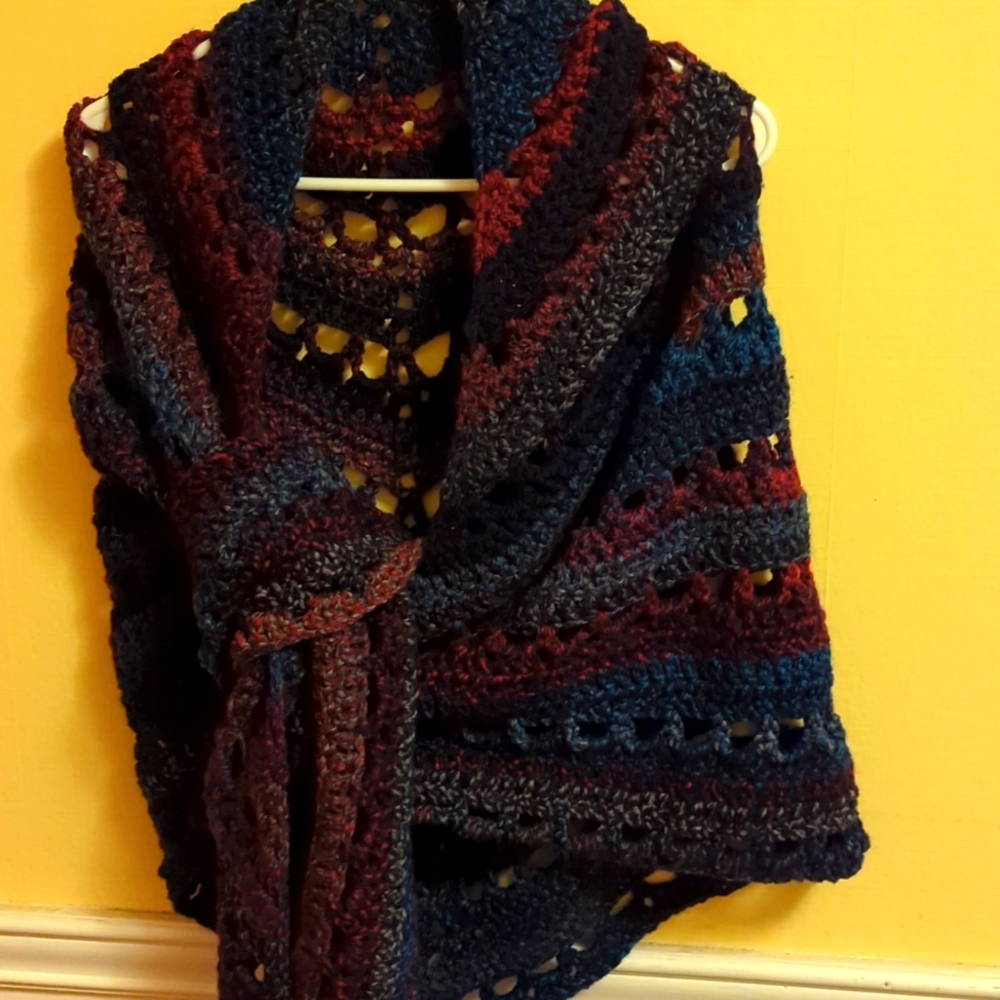 Handmade crochet shawl gorgeous color and pattern